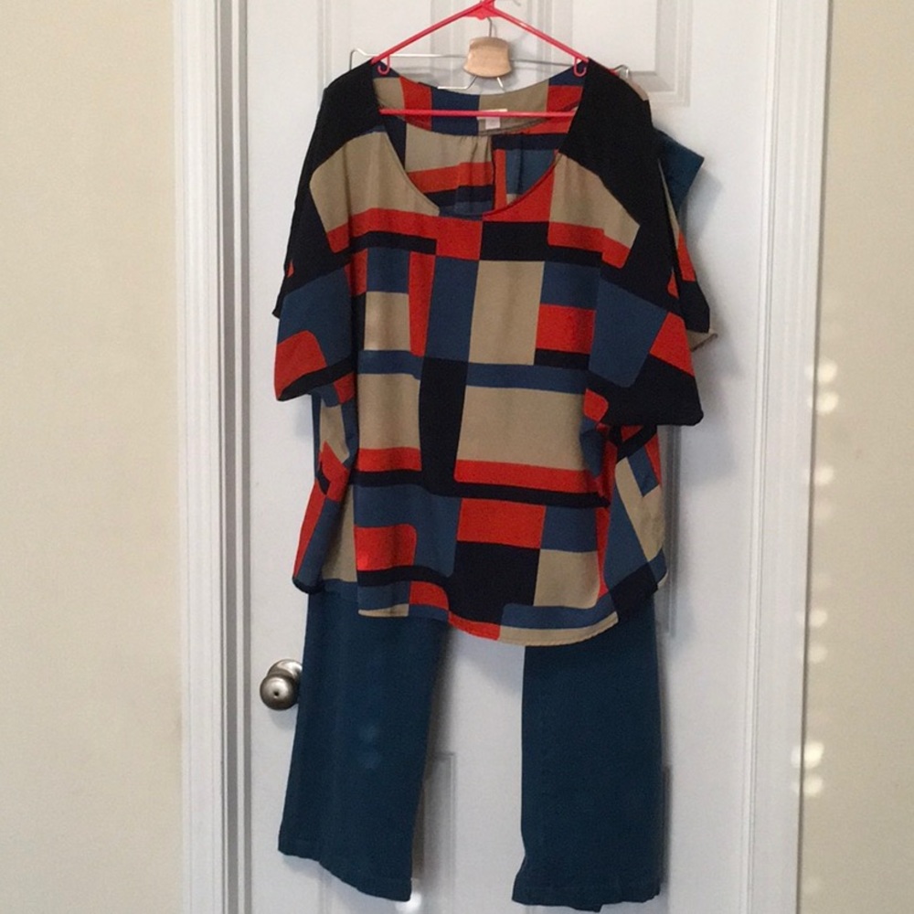 4X/24W printed top and bootcut pant set